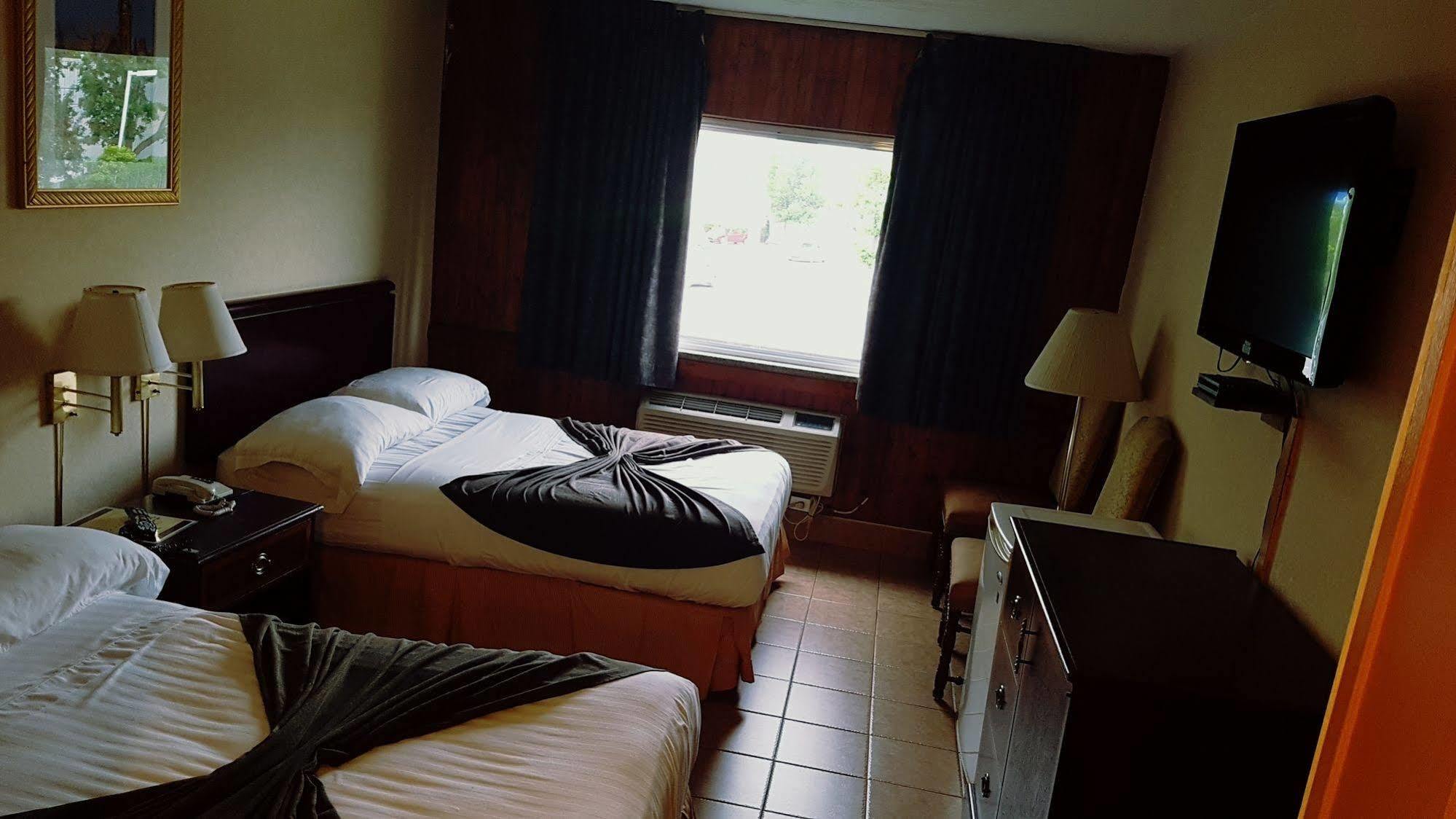 Chomedey Inn Laval Ngoại thất bức ảnh